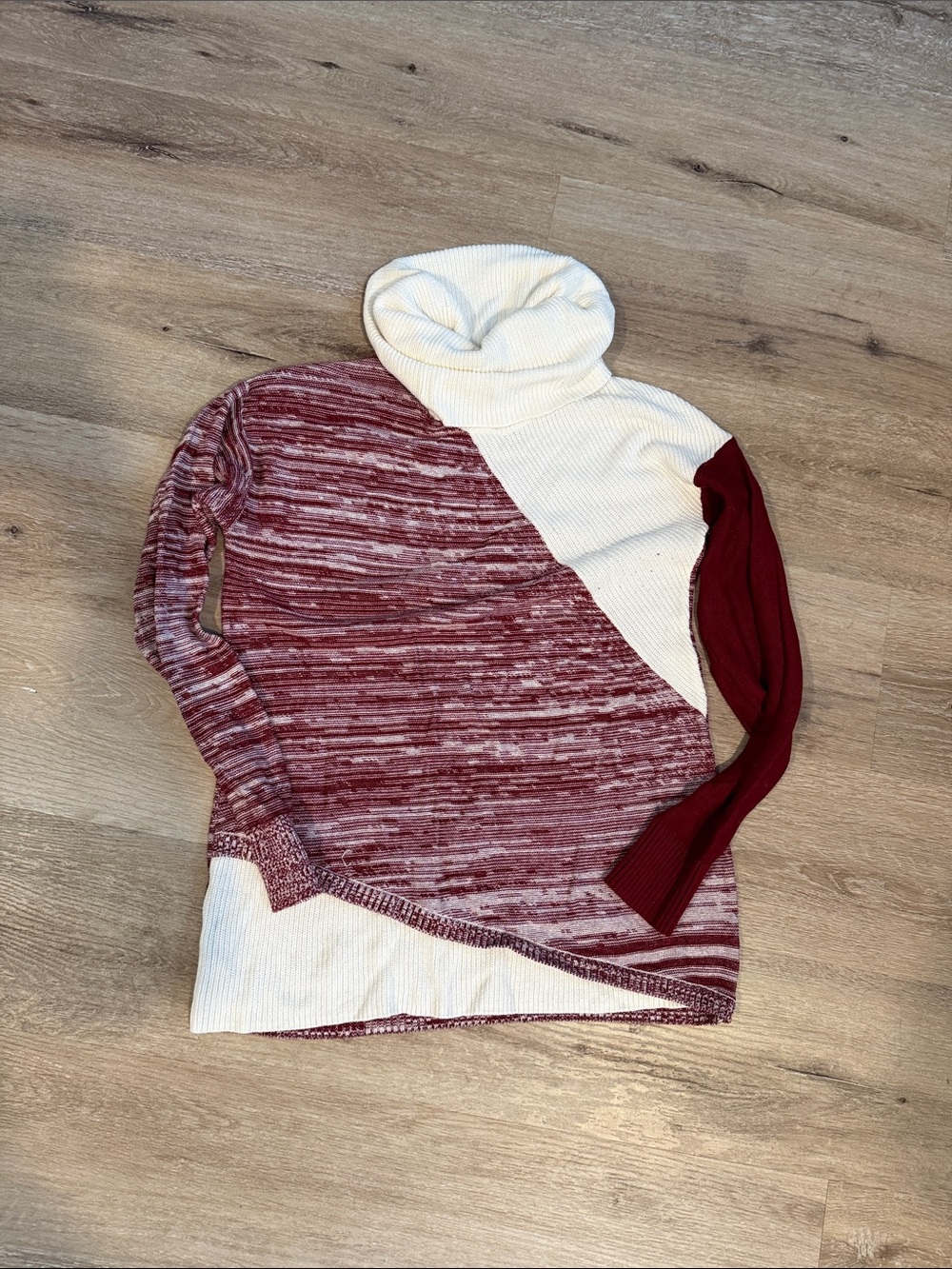 The Limited Colorblock Turtleneck Sweater in Maroon, Cream and Wine